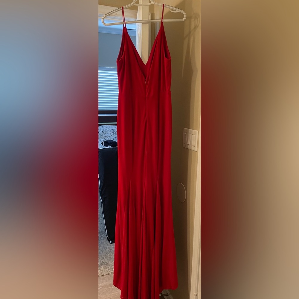 RED FORMAL/PROM DRESS - Picture 4 of 8